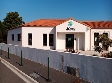 La mairie de st maixent sur vie