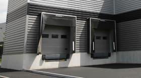Porte sectionnelle pour bâtiment industriel