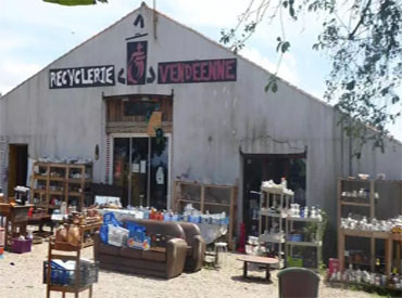 Déchetterie à Beaulieu sous la Roche